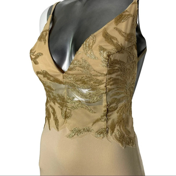 🛍️ 3/$40 Gold Lace Overlay Plunging V-Neck Slip Dress Size Small - Picture 4 of 6